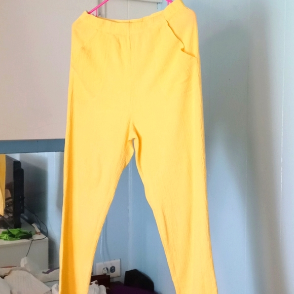 100% cotton set.  Bright yellow with tiger eye but - Picture 2 of 4